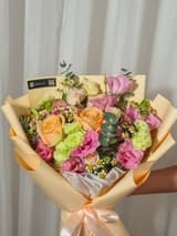 دسته گل رز هلویی - تصویر ۱
